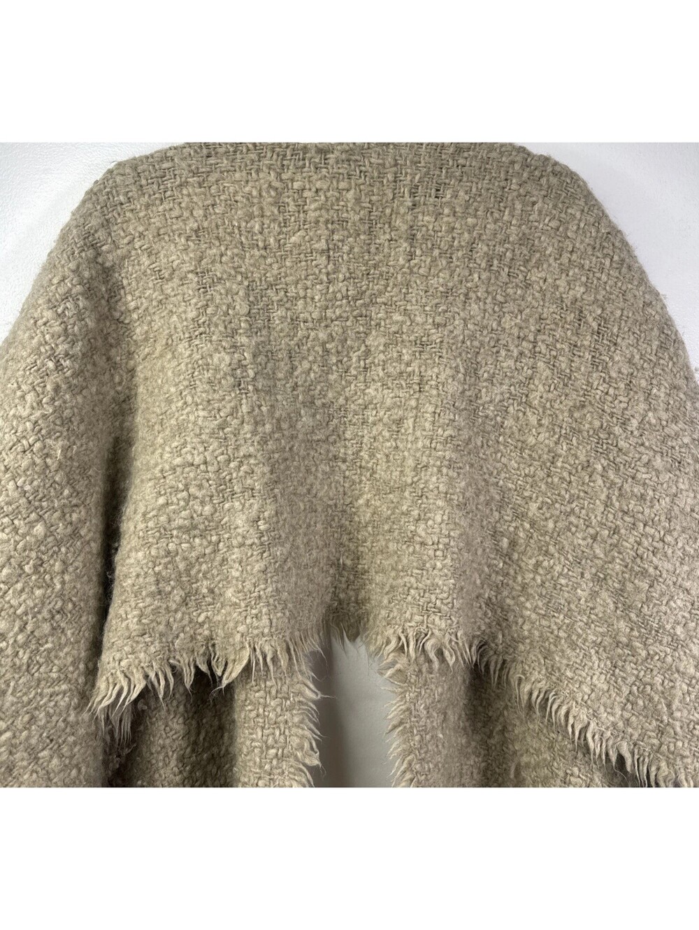 Giorgio Armani Borgonuovo 21 Authenticated Ruana Italian Soft Quiet Luxury Shawl - Picture 9 of 15